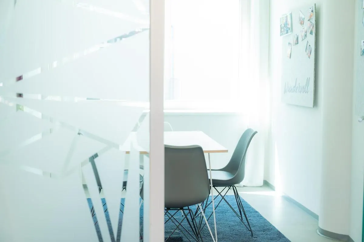 Apartment Charmante Wohnung Fuer 2 Personen In Zentrumsnaehe X Privater Parkplatz X Hochwertige Coworking-Arbeitsplaetze Im Haus Innsbruck