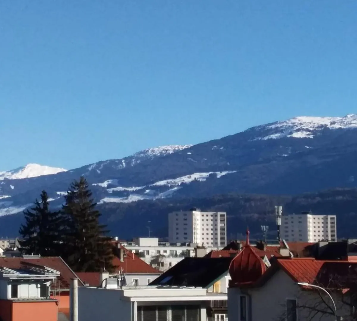 Charmante Wohnung Fuer 2 Personen In Zentrumsnaehe X Privater Parkplatz X Hochwertige Coworking-Arbeitsplaetze Im Haus Innsbruck 0*,  Österreich